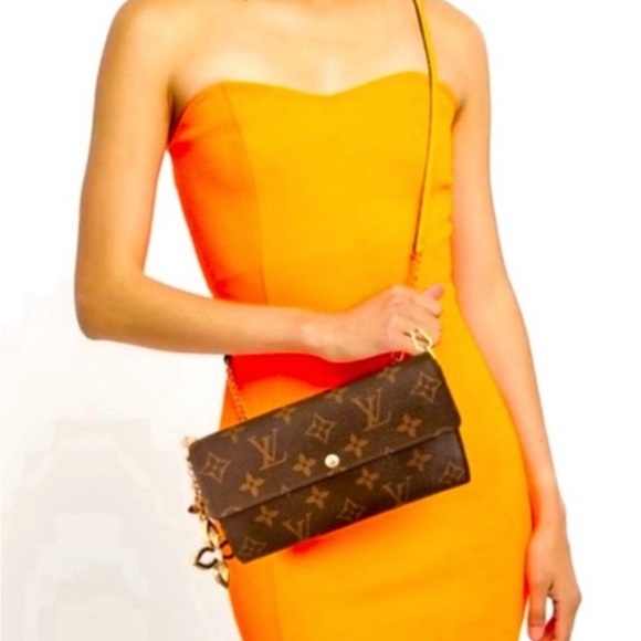 Louis Vuitton's
Beautiful vintage pre-
loved
items great deals - Picture 5 of 13